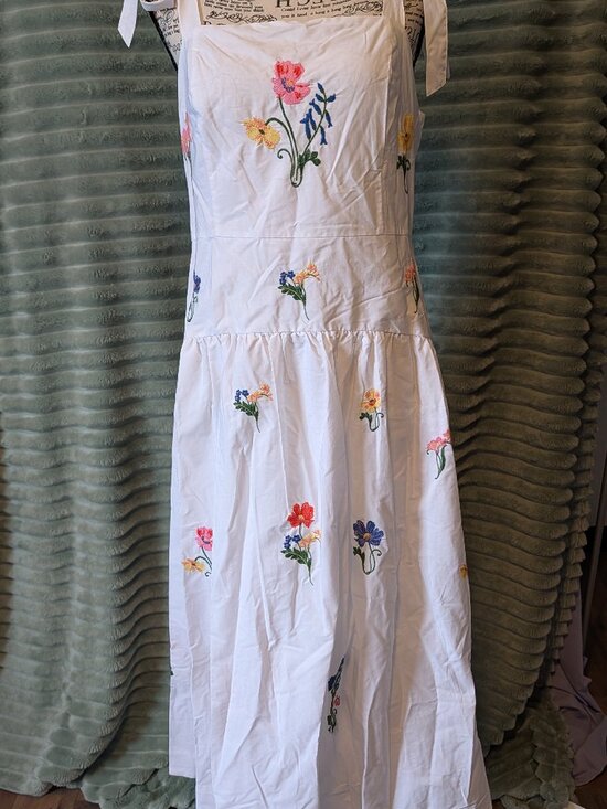 Free Assembly Dresses & Skirts - Free Assembly White Embroidered Cotton Midi Dress NWOT Size S 4/6